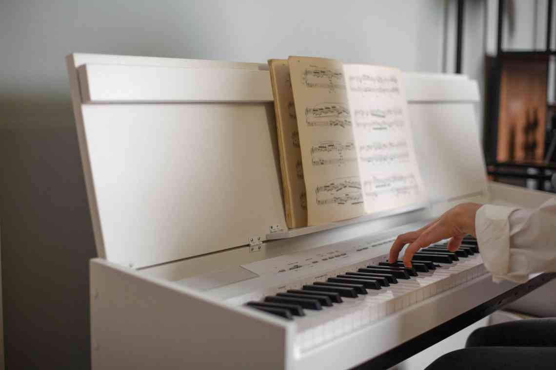 Дізнаємося як грати на піаніно собачий вальс без навчання в музичній школі, без музичного слуху і знання нот?