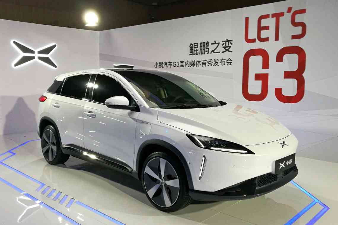 Китайські електромобілі Xpeng навчилися їздити за містом в автоматичному режимі