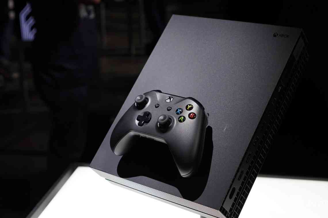 Microsoft представила консоль Xbox One X з розплавленим черепом термінатора