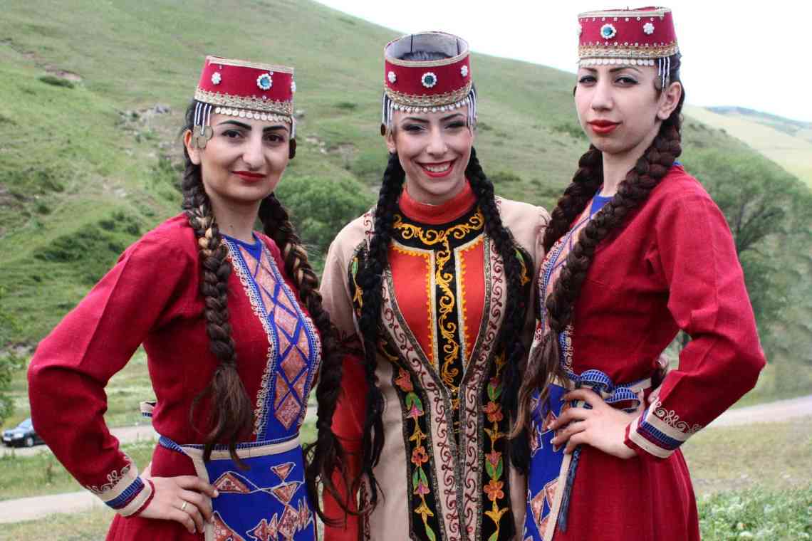 Вірменський народний костюм: фото, опис, історія