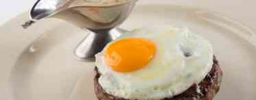 Біфштекс з яйцем: рецепт приготування