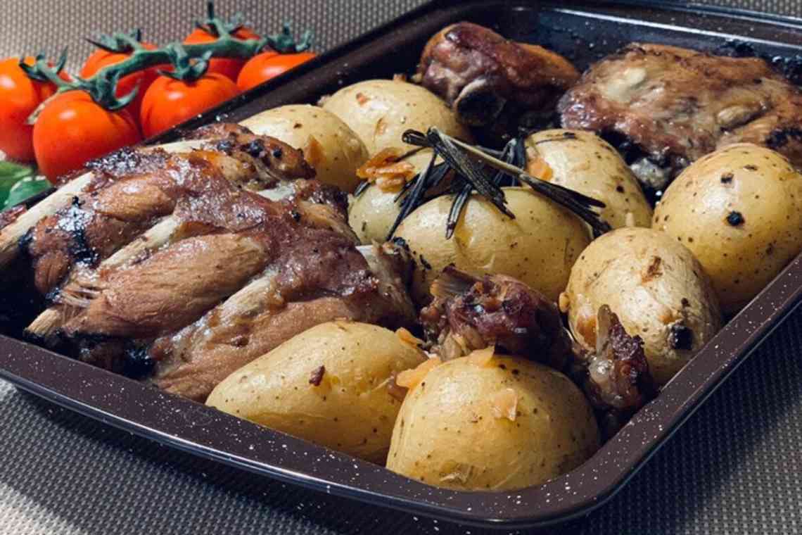 Свинячі ребришки з картоплею: смачні рецепти