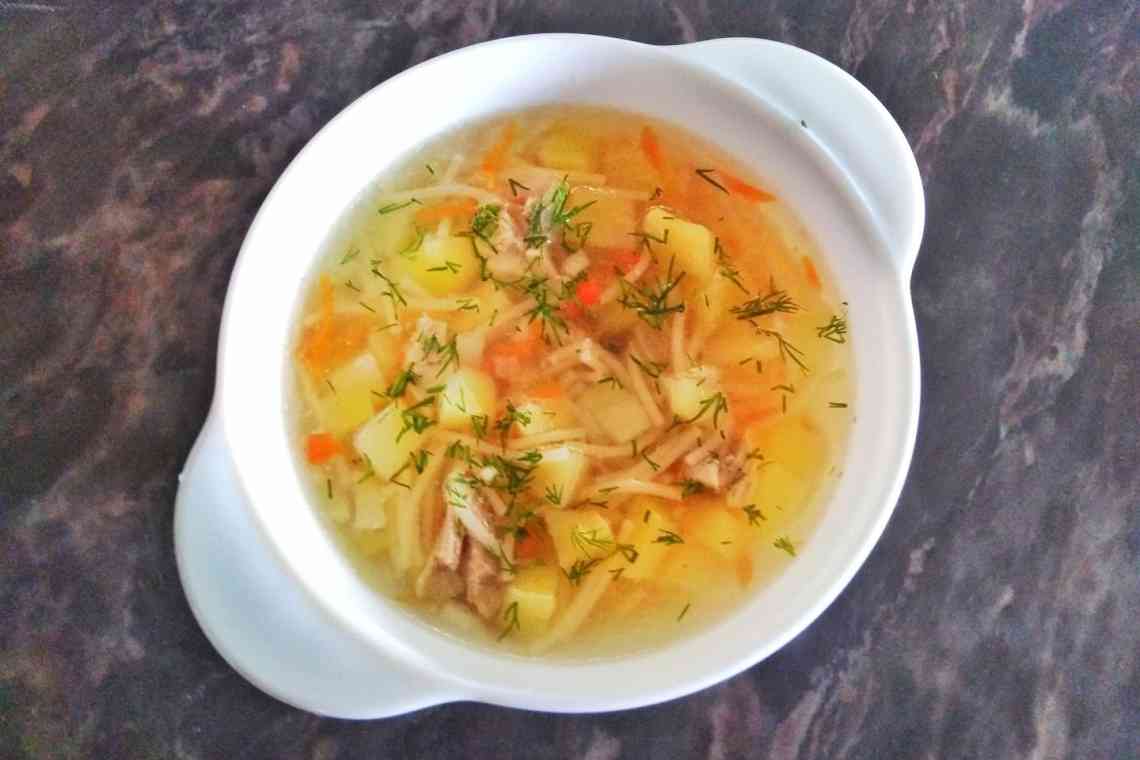 Обід нашвидкуруч: рецепт супу з рибної консерви