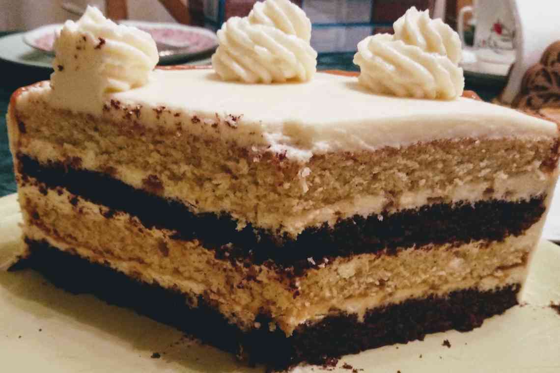 Бісквітний торт з крем-чизом: рецепти приготування