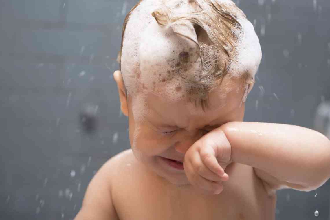 Як помити голову дитині без сліз?
