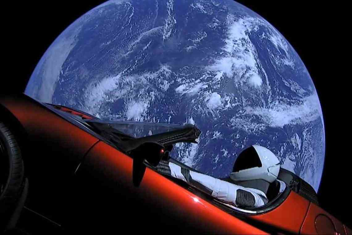 Tesla Roadster разом з манекеном Starman завершили повний виток навколо Сонця