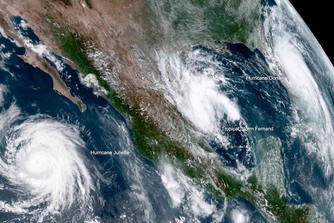 Вчені вперше зафіксували над Землею космічний ураган з плазми