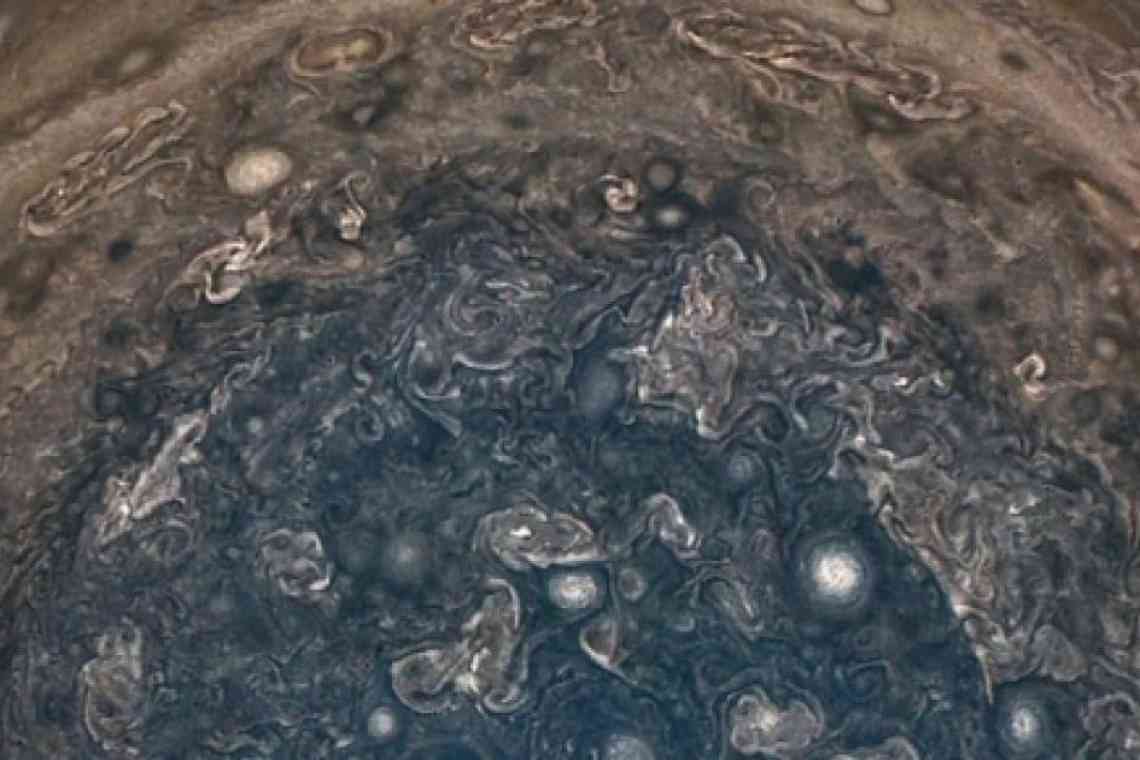 Американські вчені опублікували разючі знімки атмосфери Юпітера