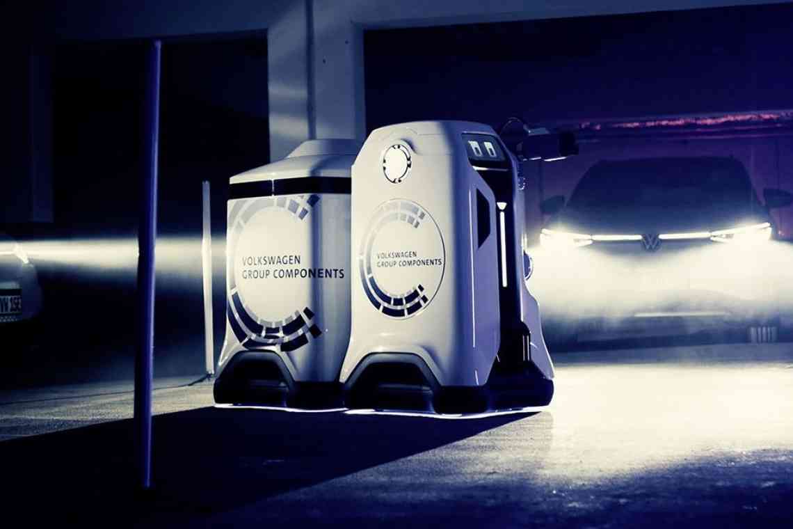 Volkswagen показав мобільного робота-заправника для електромобілів