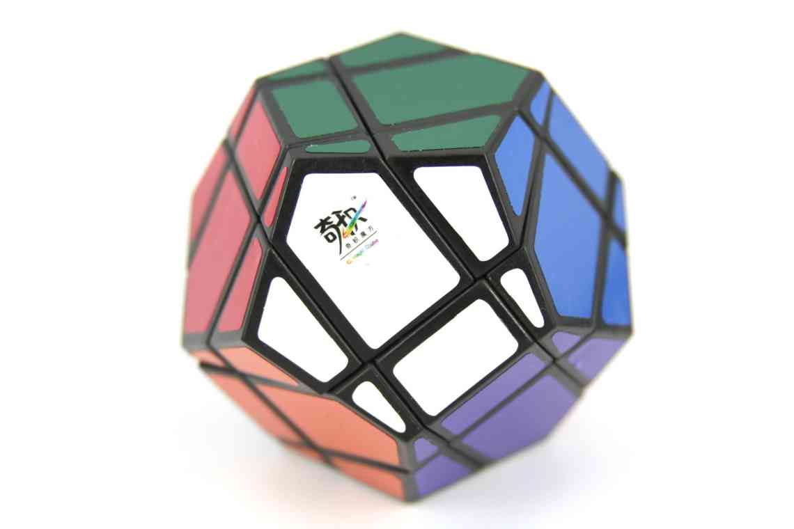 Мегамінкс: як зібрати незвичайний кубик?