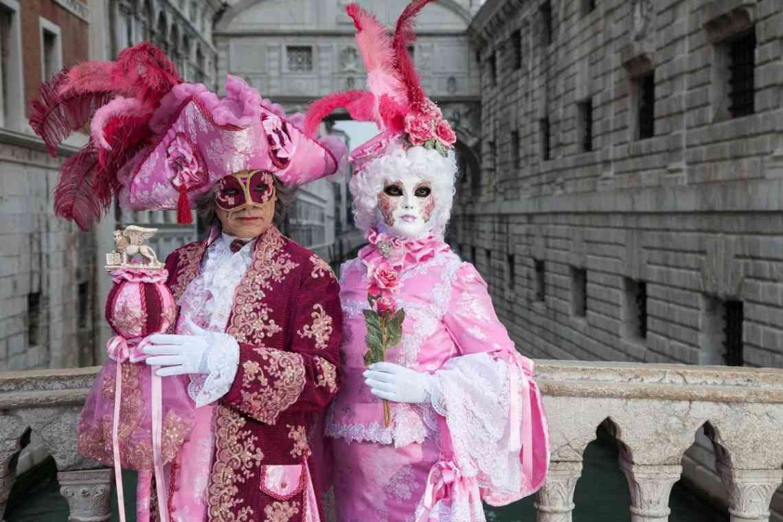 Дізнаємося як проходять карнавали у Венеції? Опис, дати, костюми, відгуки