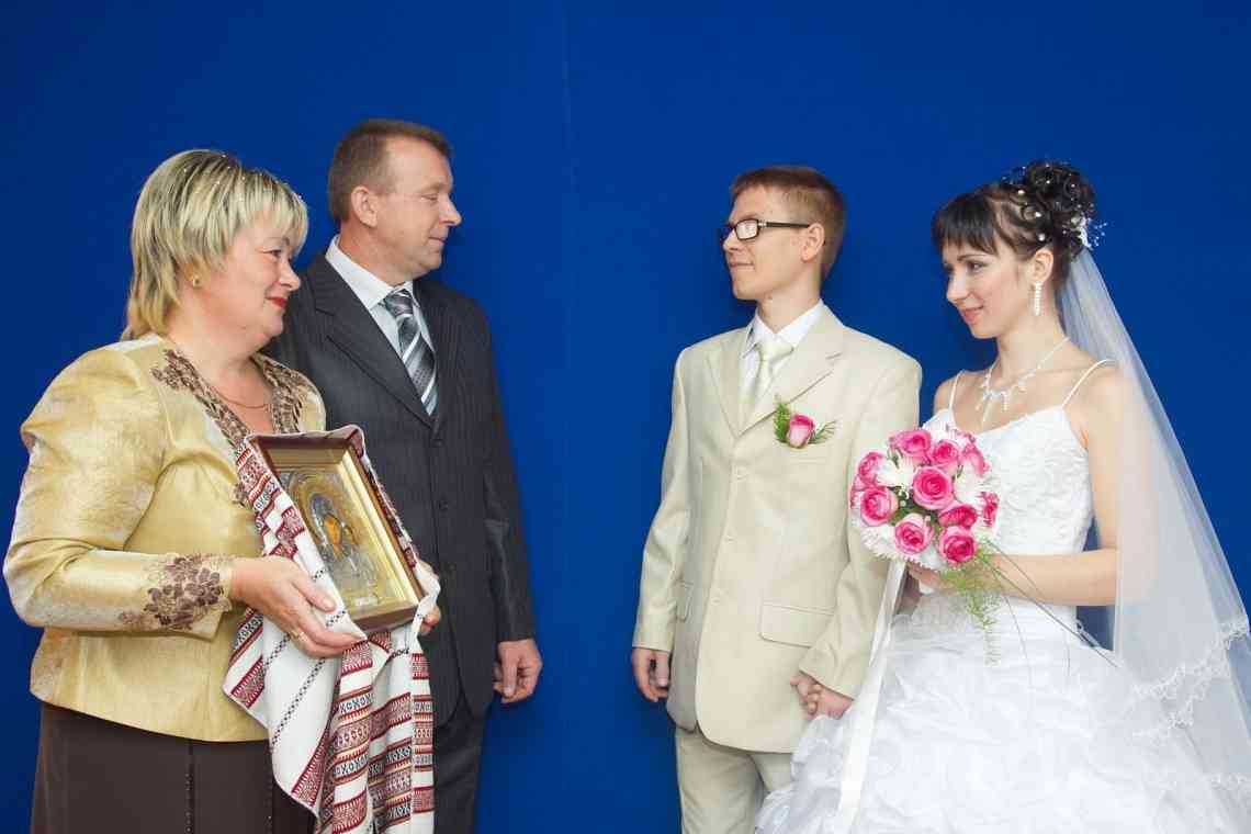 Яким має бути напуття матері дочки на весіллі?