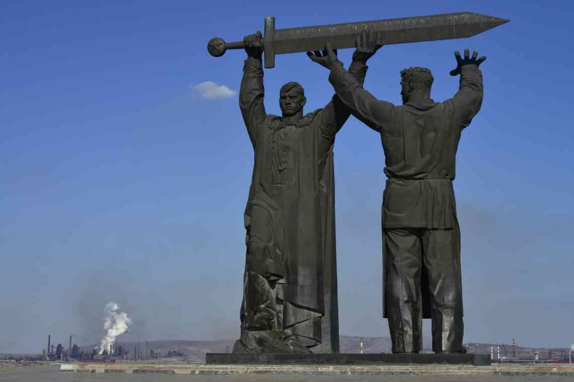 Пам'ятник героям фронту і тилу в Пермі - символ згуртування народу перед бідою
