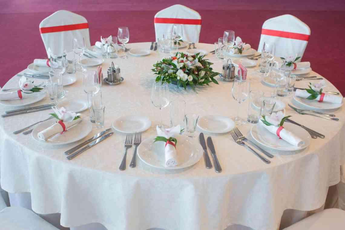 Ідеальне сервірування столу на весілля: правила і тонкощі