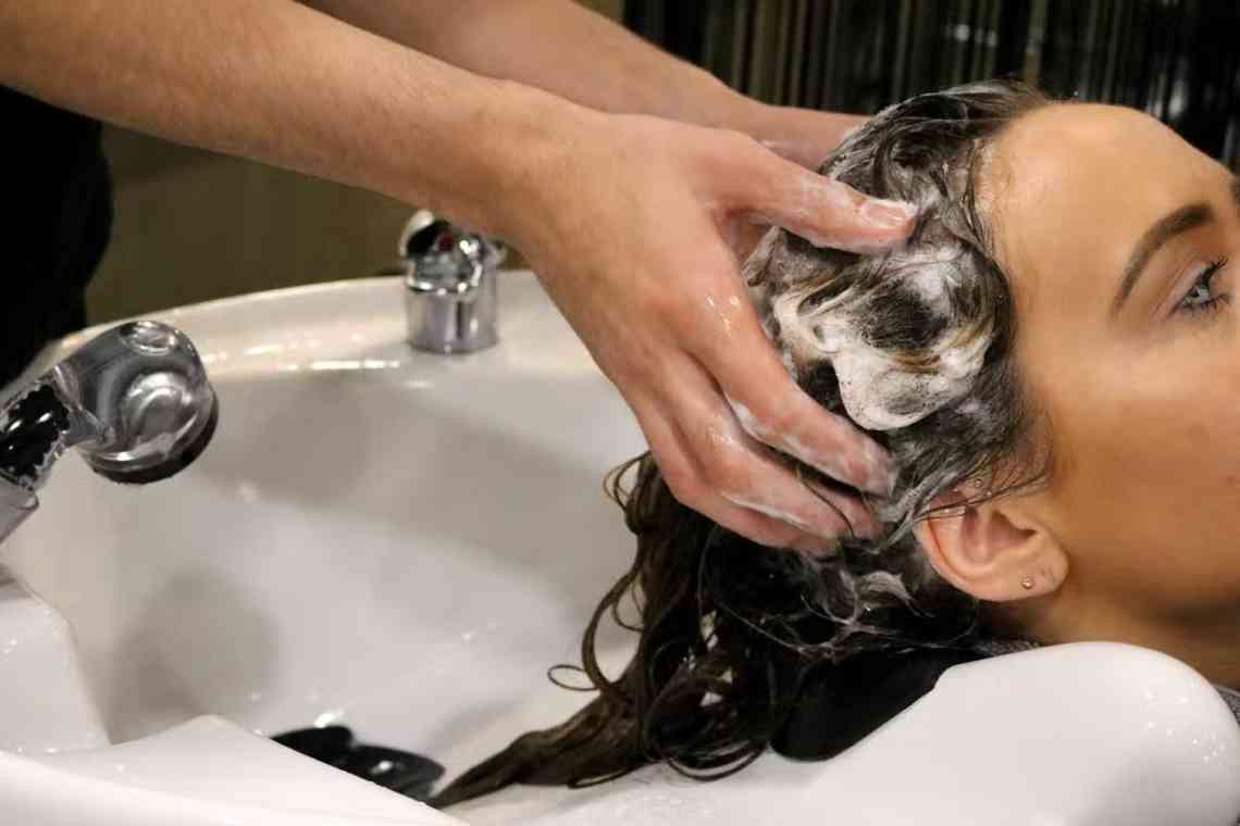 10 питань трихологу: про помилки у виборі шампуня, миття голови та застосування народних засобів