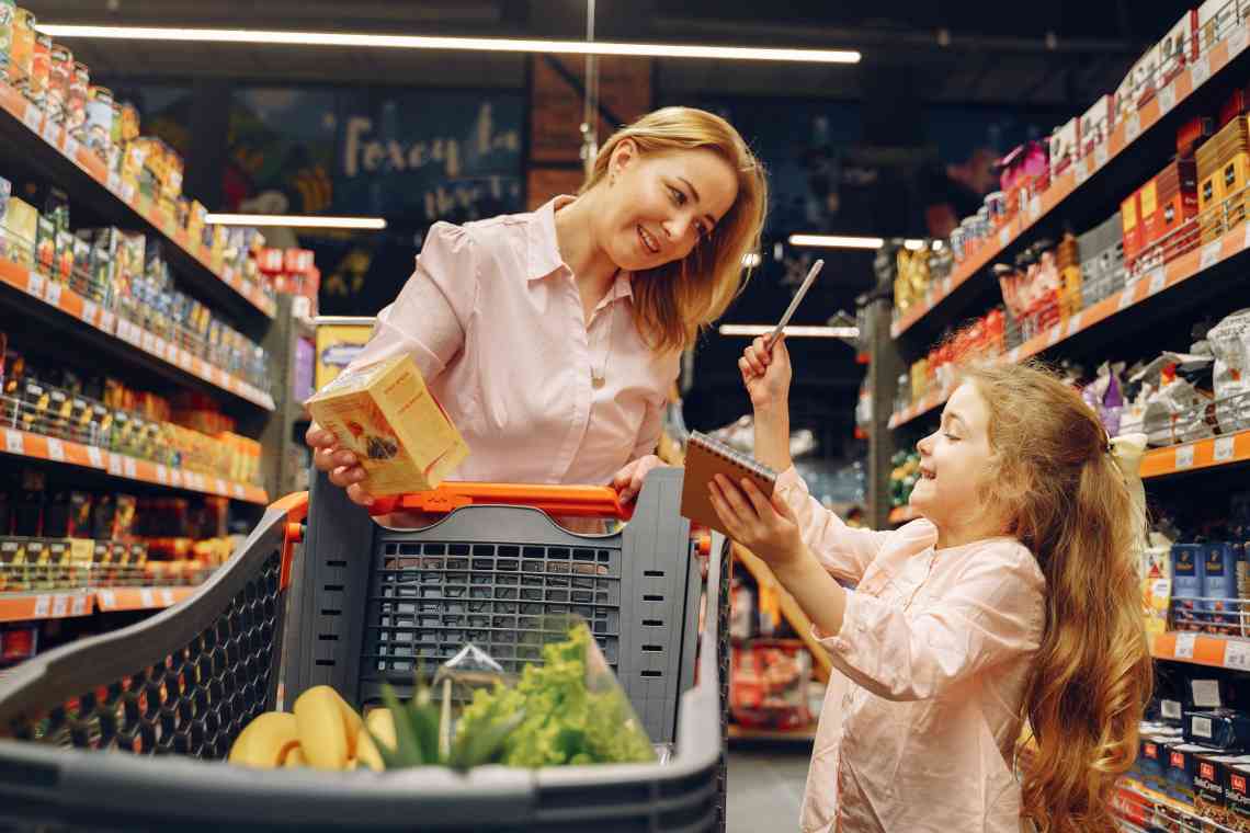 Продукти для дітей: що не можна купувати в супермаркеті?