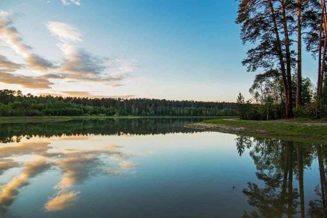Лебяжжя озеро в Криму: відпочинок, риболовля