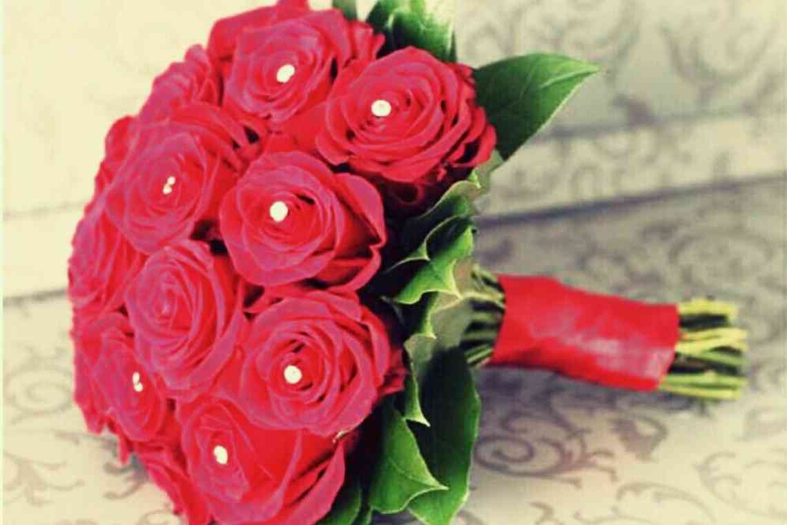 Весільні букети з троянд: стилі, фото