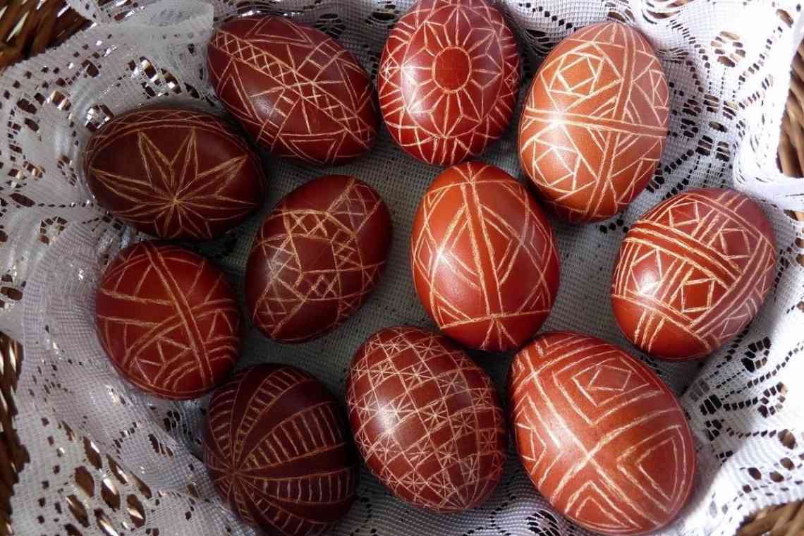 Крашанки, писанки, крапанки і дряпанки або як пофарбувати яйця на Великдень