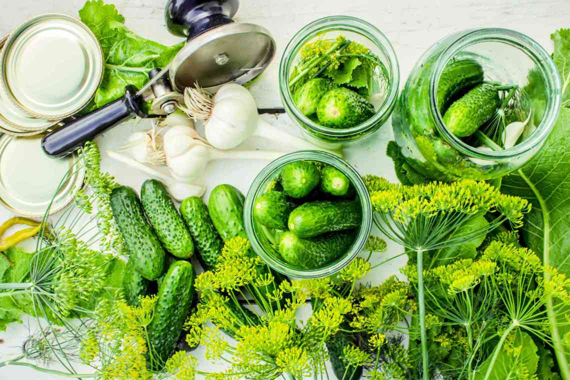 Як відрізнити салатні огірки від засолочних?