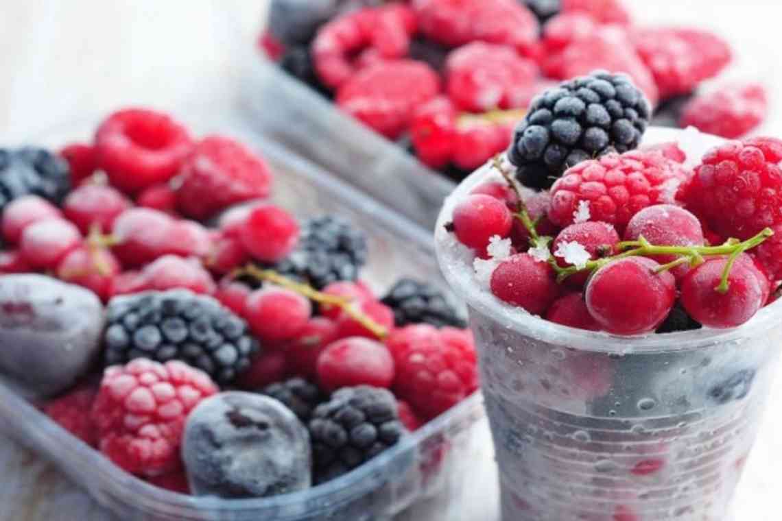 Як правильно заморозити ягоди