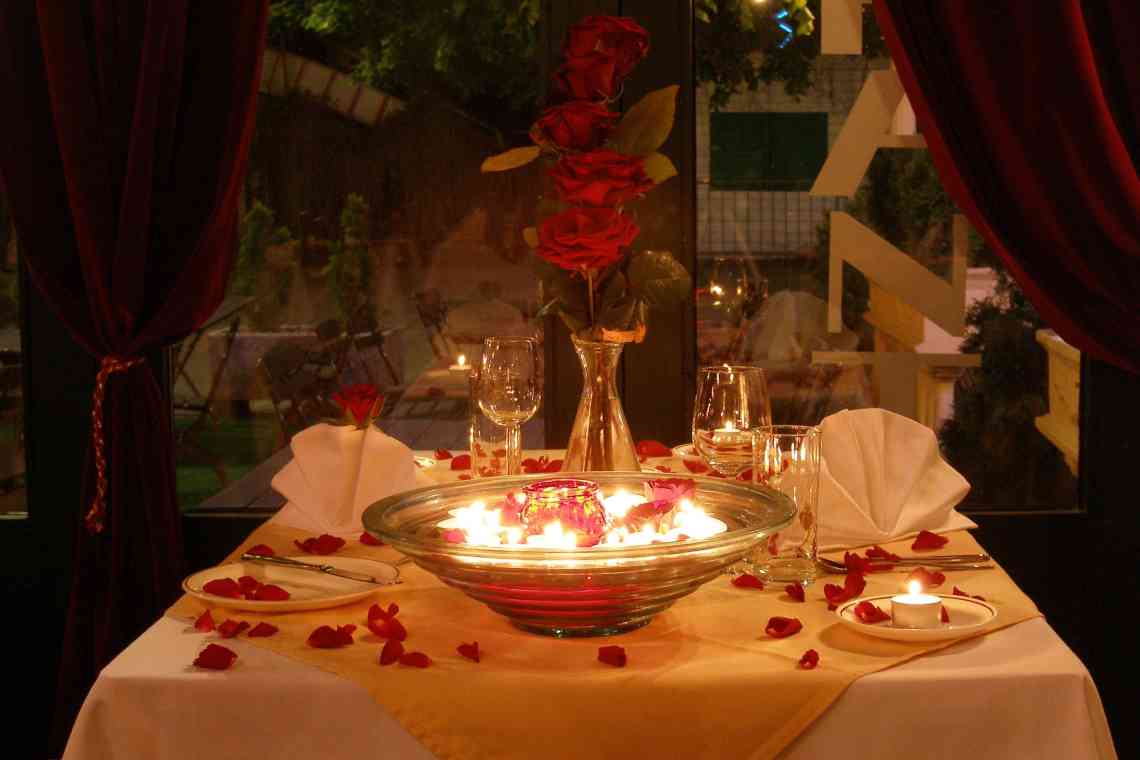 Як влаштувати романтичну вечерю для коханого
