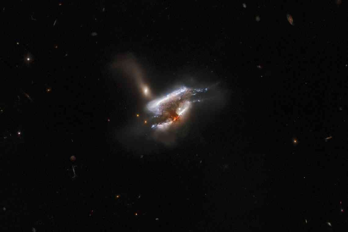 Вчені виявили злиття 14 галактик