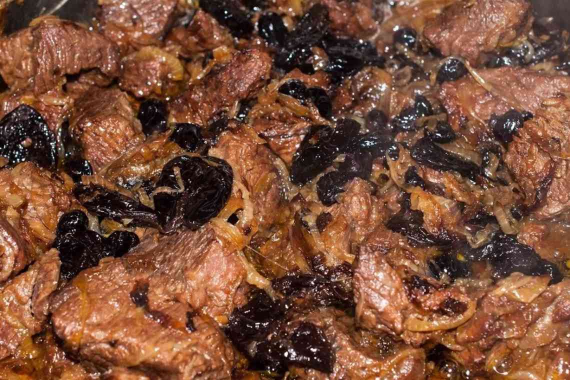 М'ясо з чорносливом тушковане: покрокові рецепти з фото