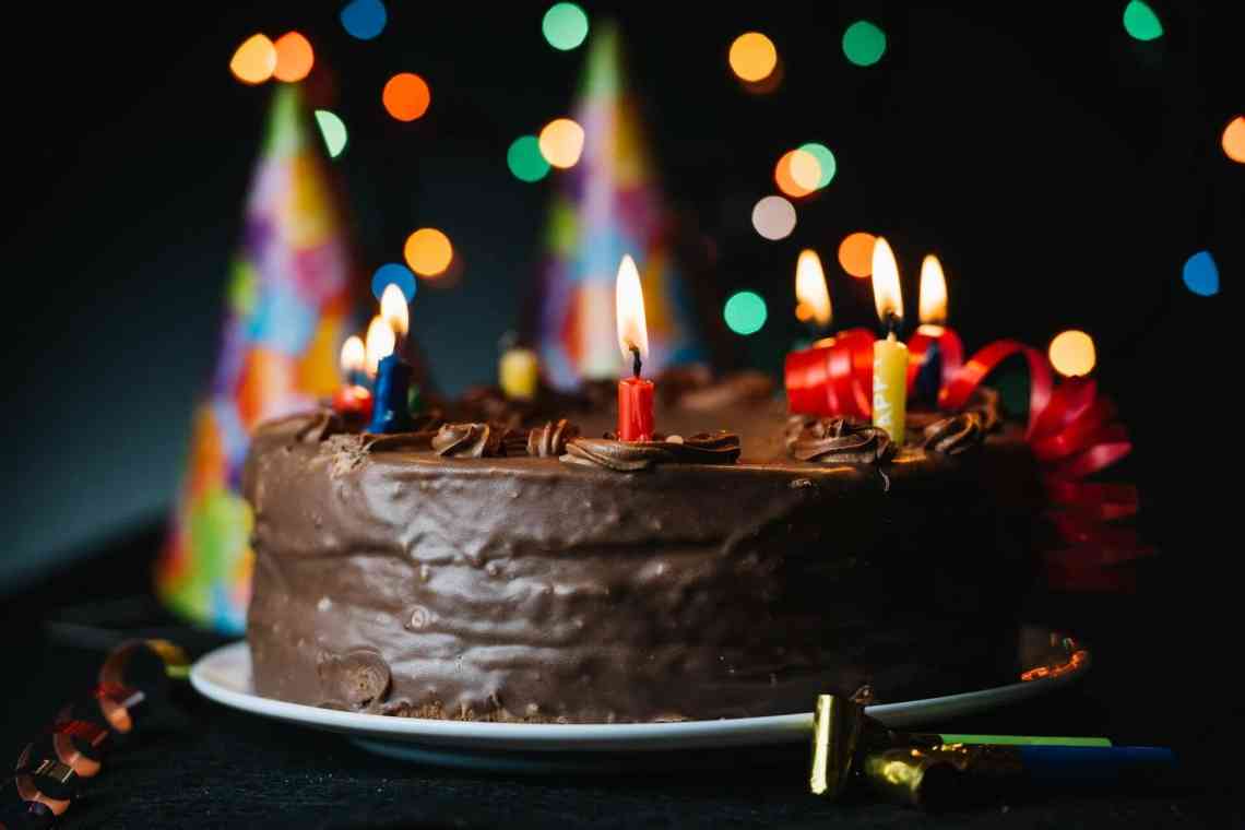 Торт «День народження»